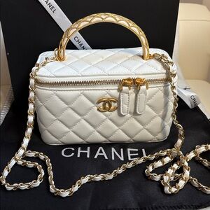 Brand New  CC GWP Vanity Case Crossbody Bag comes in a box; & dusty White